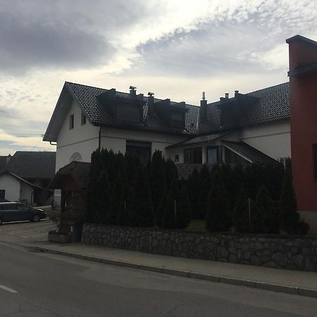 Hotel Gostilna In Prenocisca Gedzo Novo Mesto Exterior foto