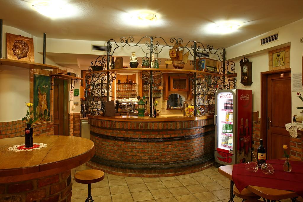Hotel Gostilna In Prenocisca Gedzo Novo Mesto Exterior foto